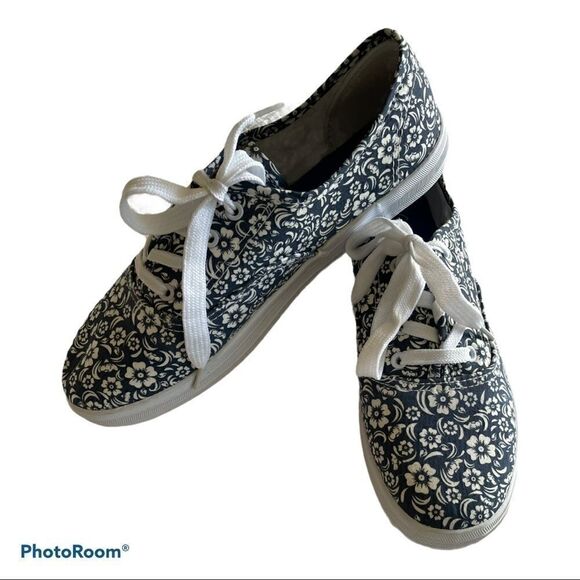 Blue & White Casual Sneakers, Size 7 - Picture 1 of 3